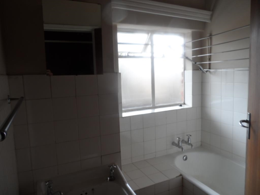 To Let 1 Bedroom Property for Rent in Groenkloof Gauteng