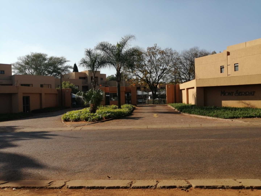 To Let 2 Bedroom Property for Rent in Waterkloof Ridge Gauteng