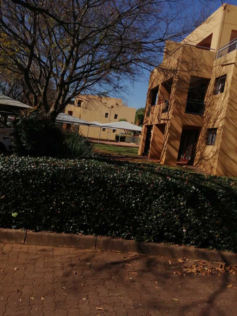 To Let 2 Bedroom Property for Rent in Waterkloof Ridge Gauteng