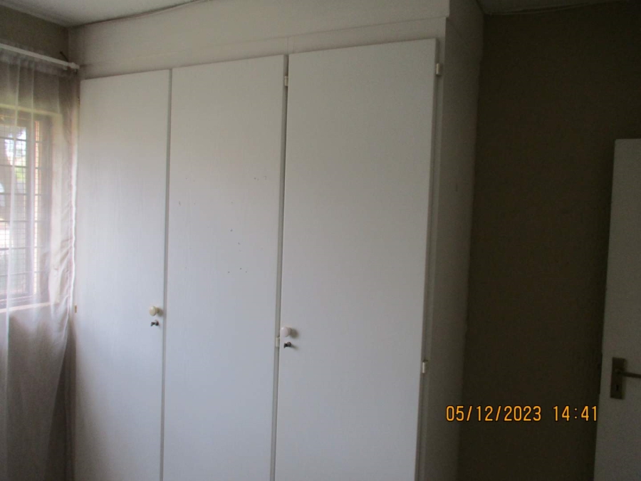 To Let 2 Bedroom Property for Rent in Waterkloof Ridge Gauteng