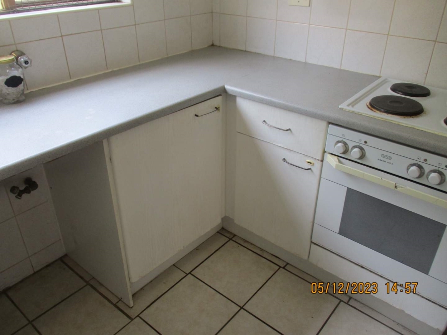To Let 2 Bedroom Property for Rent in Waterkloof Ridge Gauteng