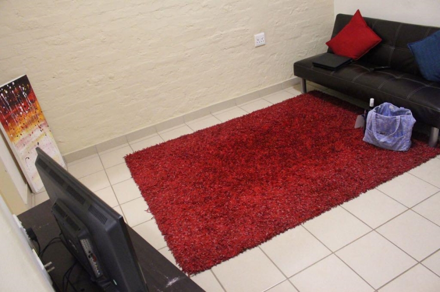 To Let 1 Bedroom Property for Rent in Die Hoewes Gauteng