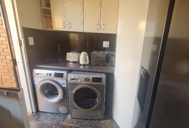 3 Bedroom Property for Sale in Erasmuskloof Gauteng