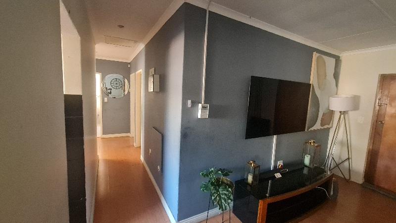 3 Bedroom Property for Sale in Erasmuskloof Gauteng