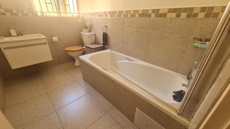 3 Bedroom Property for Sale in Erasmuskloof Gauteng