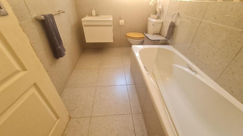 3 Bedroom Property for Sale in Erasmuskloof Gauteng