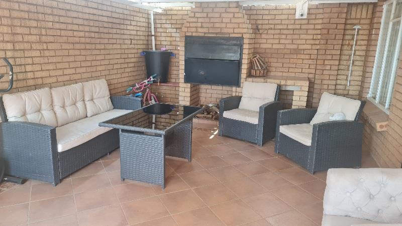 3 Bedroom Property for Sale in Erasmuskloof Gauteng