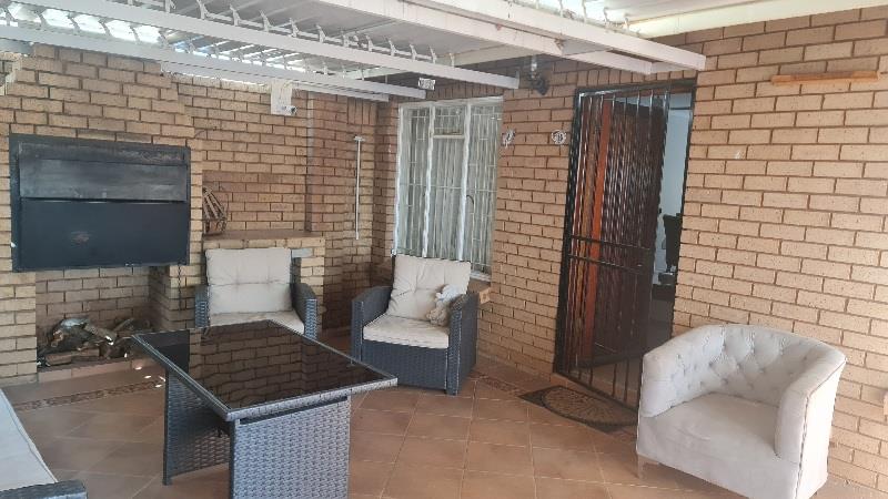 3 Bedroom Property for Sale in Erasmuskloof Gauteng