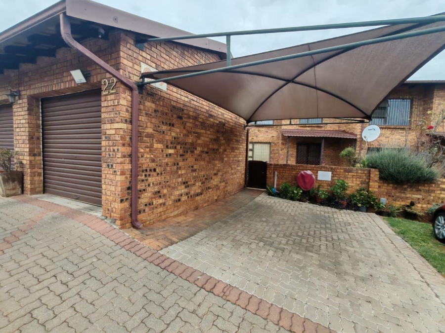 3 Bedroom Property for Sale in Klopperpark Gauteng