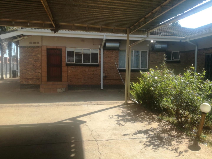 6 Bedroom Property for Sale in Kempton Park Ext 2 Gauteng
