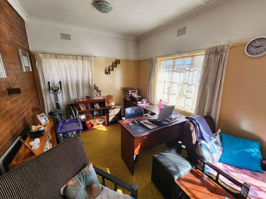 3 Bedroom Property for Sale in Rhodesfield Gauteng