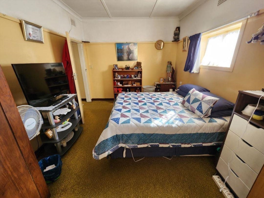 3 Bedroom Property for Sale in Rhodesfield Gauteng