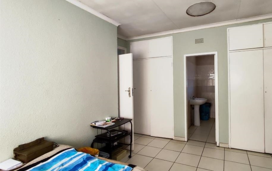 3 Bedroom Property for Sale in Birchleigh North Gauteng