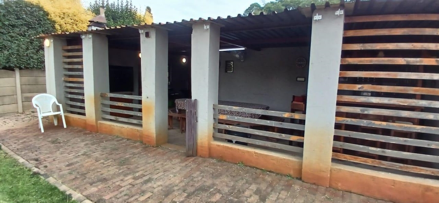 5 Bedroom Property for Sale in Edleen Gauteng