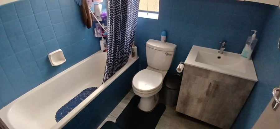 5 Bedroom Property for Sale in Edleen Gauteng