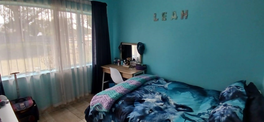 5 Bedroom Property for Sale in Edleen Gauteng