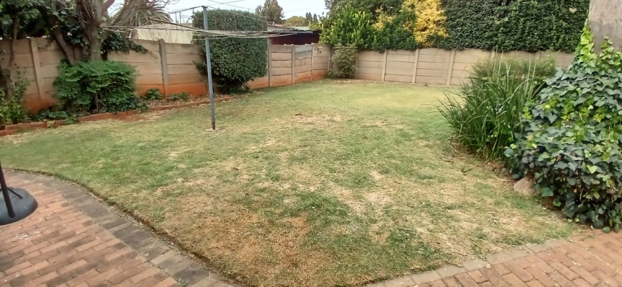 5 Bedroom Property for Sale in Edleen Gauteng