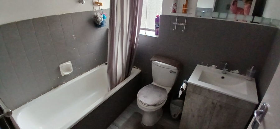 5 Bedroom Property for Sale in Edleen Gauteng