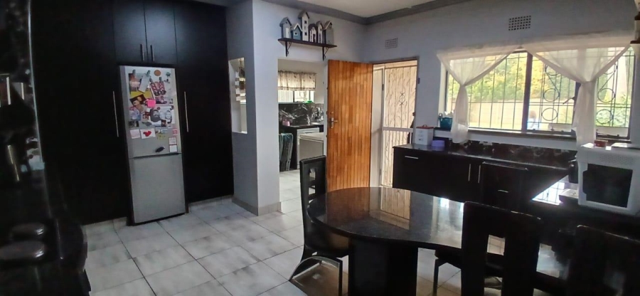 5 Bedroom Property for Sale in Edleen Gauteng