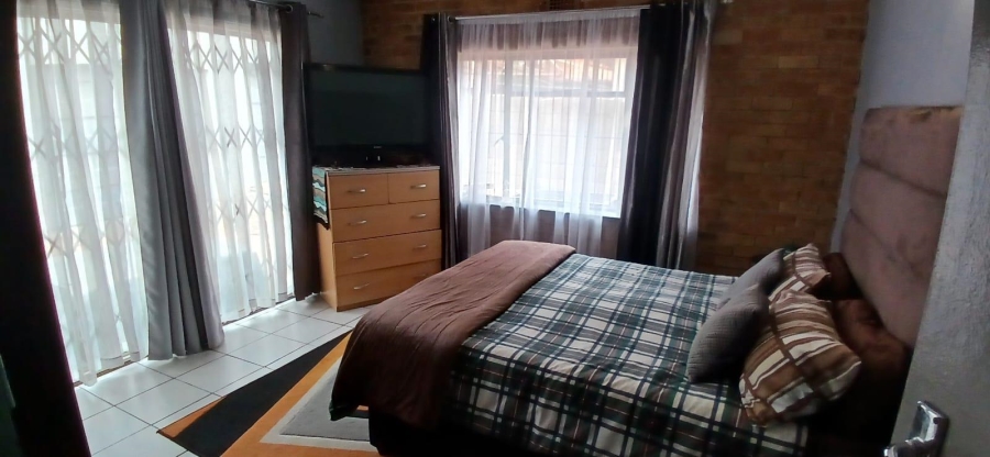5 Bedroom Property for Sale in Edleen Gauteng