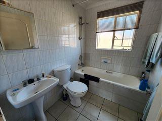 1 Bedroom Property for Sale in Glen Marais Gauteng