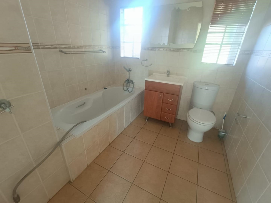 2 Bedroom Property for Sale in Zwartkop Gauteng