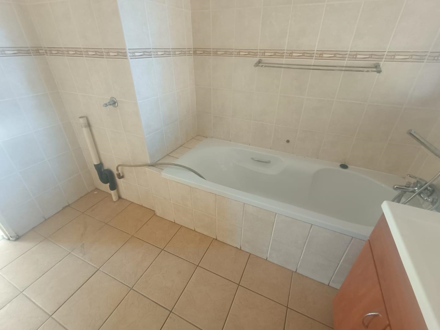 2 Bedroom Property for Sale in Zwartkop Gauteng
