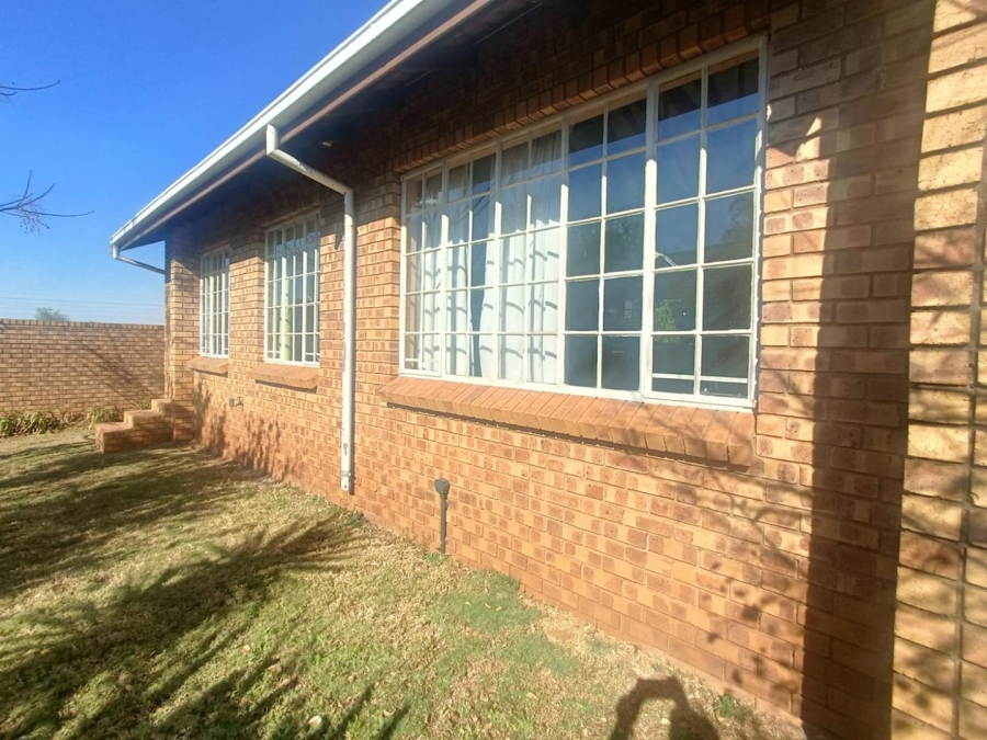 2 Bedroom Property for Sale in Zwartkop Gauteng