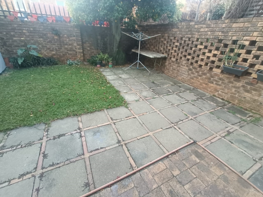 2 Bedroom Property for Sale in Lyttelton Manor Gauteng