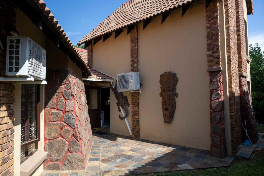 3 Bedroom Property for Sale in Glen Marais Gauteng