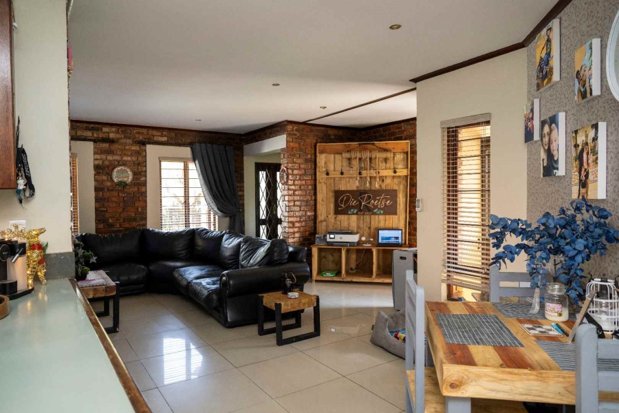 3 Bedroom Property for Sale in Glen Marais Gauteng