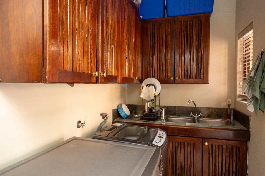 3 Bedroom Property for Sale in Glen Marais Gauteng