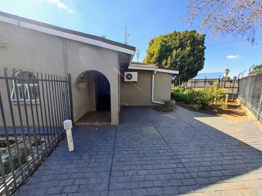 3 Bedroom Property for Sale in Rietfontein Gauteng