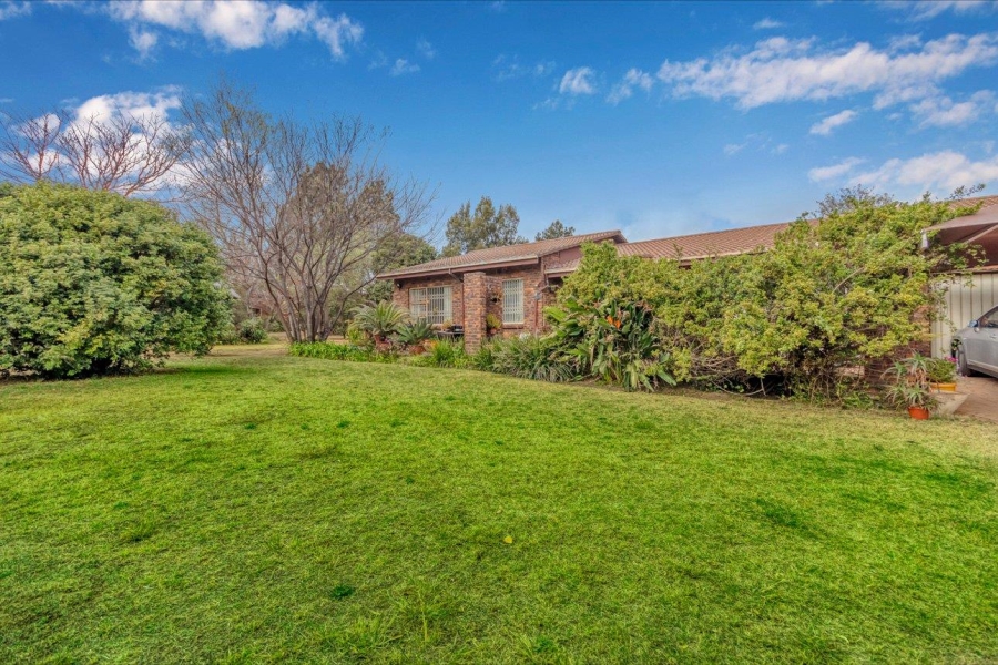 3 Bedroom Property for Sale in Glen Austin Gauteng