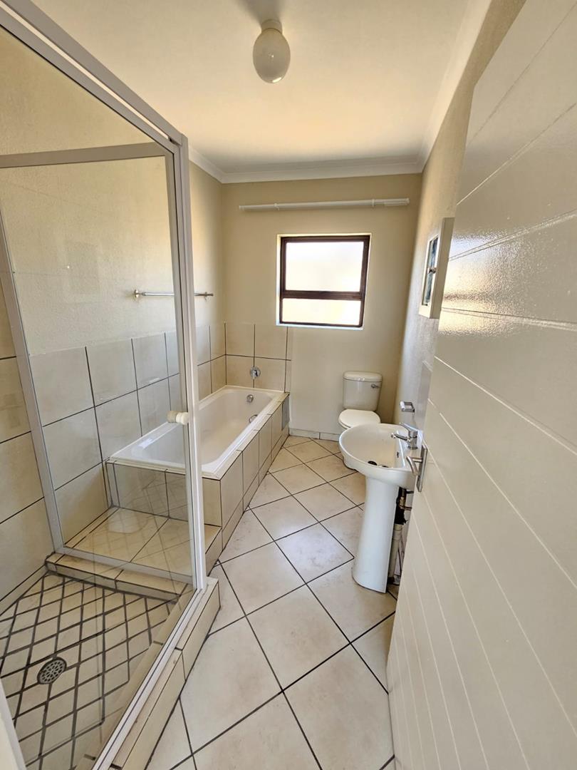 3 Bedroom Property for Sale in Selcourt Gauteng