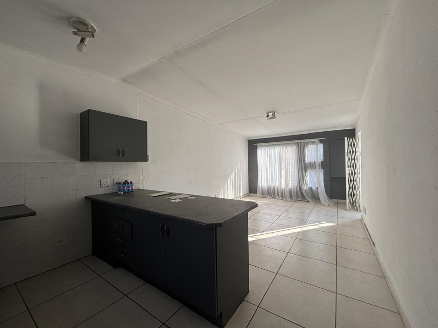 2 Bedroom Property for Sale in Mulbarton Gauteng