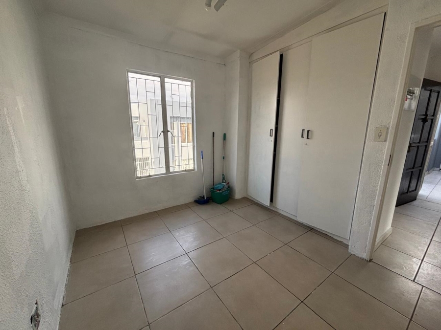 2 Bedroom Property for Sale in Mulbarton Gauteng