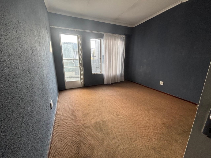 2 Bedroom Property for Sale in Mulbarton Gauteng