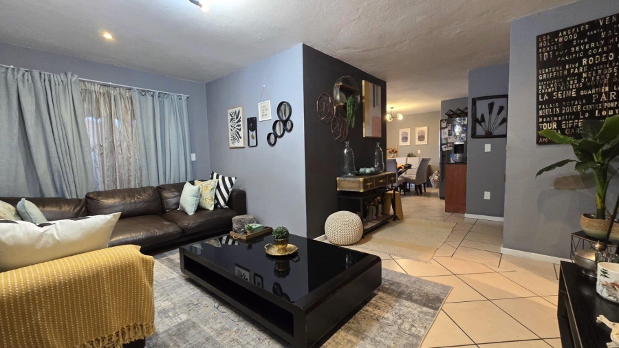 3 Bedroom Property for Sale in Bassonia Rock Gauteng