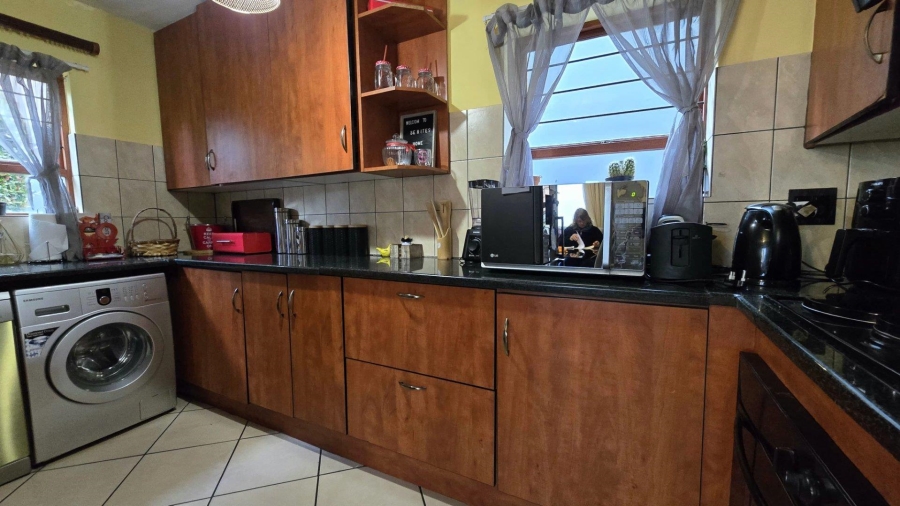 3 Bedroom Property for Sale in Bassonia Rock Gauteng