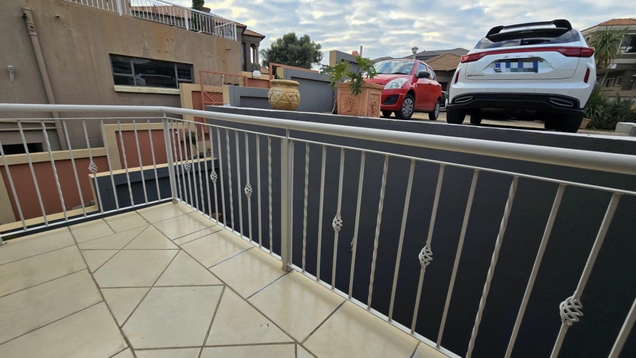 3 Bedroom Property for Sale in Bassonia Rock Gauteng