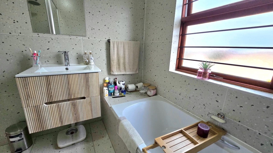 3 Bedroom Property for Sale in Bassonia Rock Gauteng