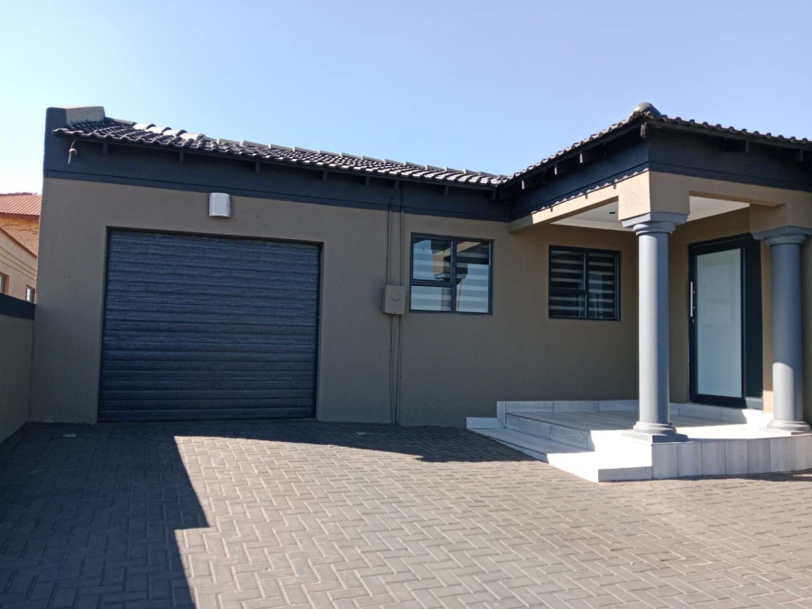 3 Bedroom Property for Sale in Lenasia South Ext 4 Gauteng