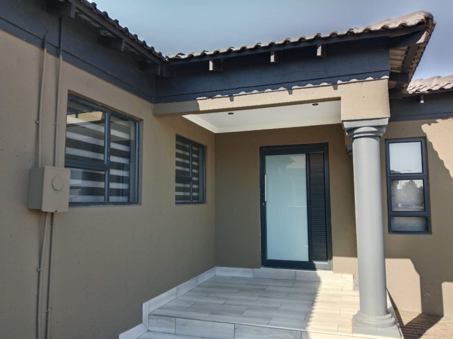 3 Bedroom Property for Sale in Lenasia South Ext 4 Gauteng