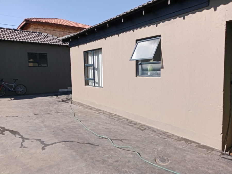 3 Bedroom Property for Sale in Lenasia South Ext 4 Gauteng