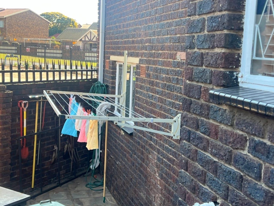 3 Bedroom Property for Sale in Brackenhurst Gauteng