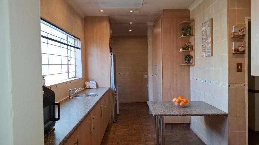 3 Bedroom Property for Sale in Brackenhurst Gauteng