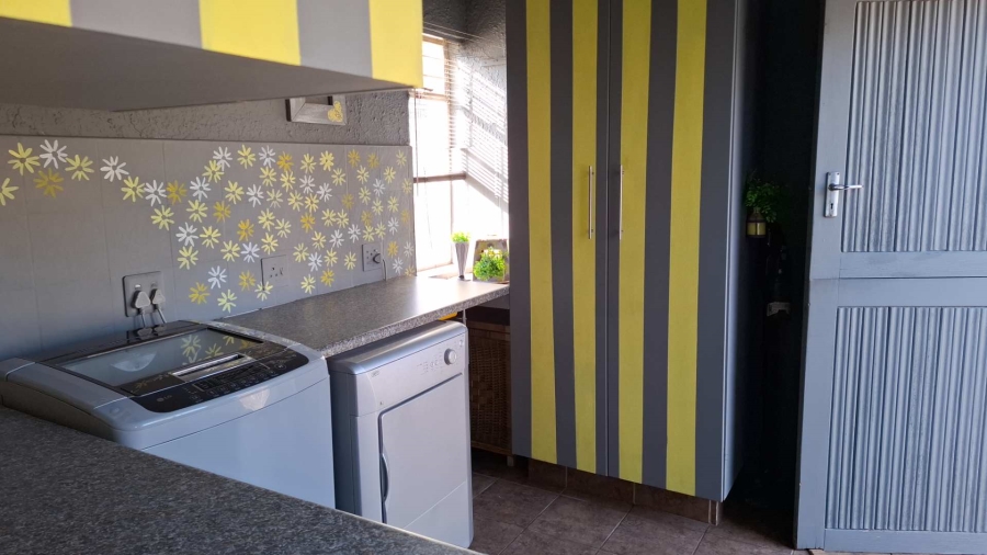3 Bedroom Property for Sale in Brackenhurst Gauteng
