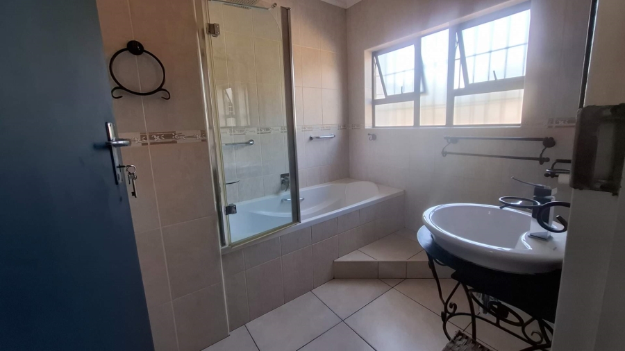 3 Bedroom Property for Sale in Brackenhurst Gauteng