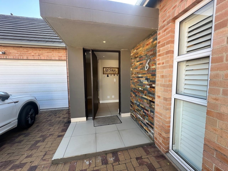 3 Bedroom Property for Sale in New Redruth Gauteng